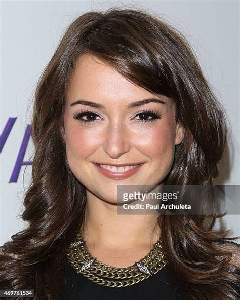 654 Milana Vayntrub Photos & High Res Pictures